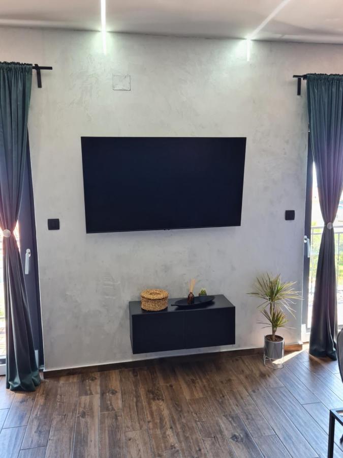 Modern Studio With A Beautiful View Раб Екстериор снимка