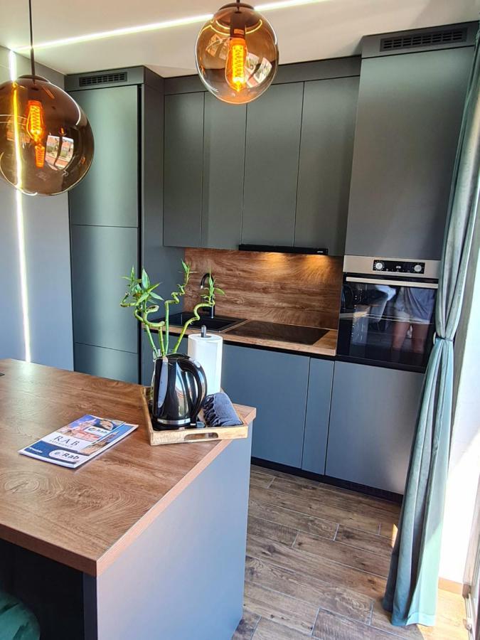 Modern Studio With A Beautiful View Раб Екстериор снимка