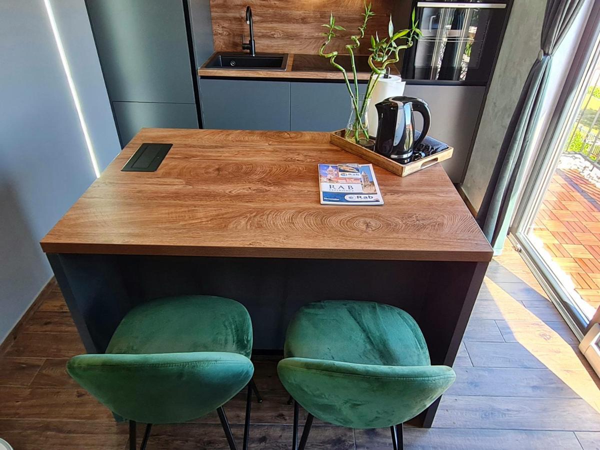Modern Studio With A Beautiful View Раб Екстериор снимка