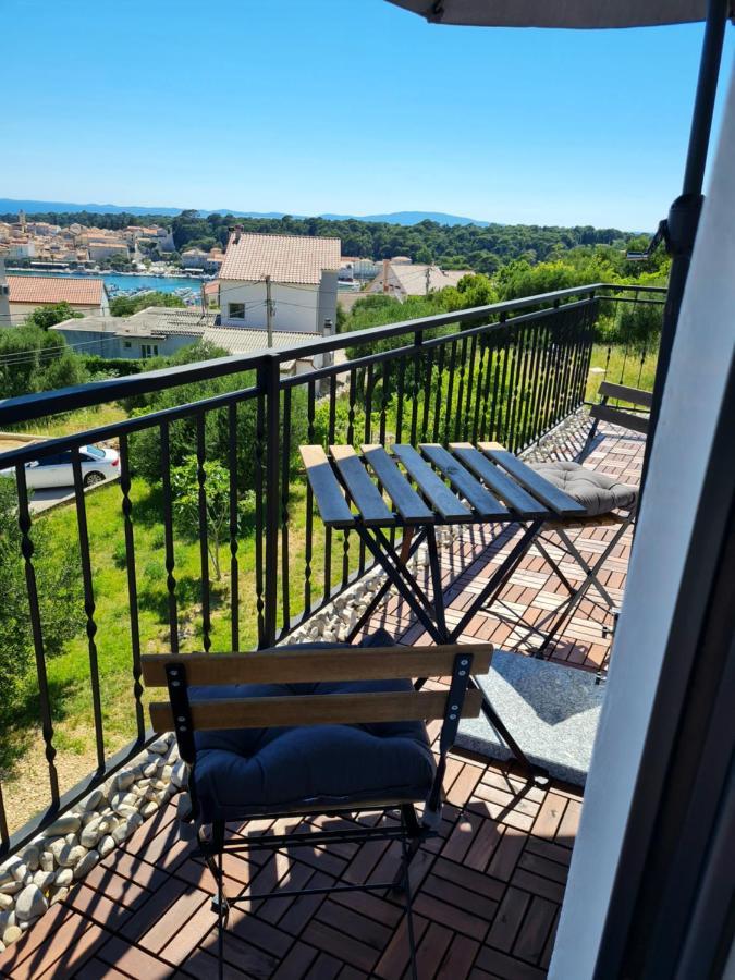 Modern Studio With A Beautiful View Раб Екстериор снимка