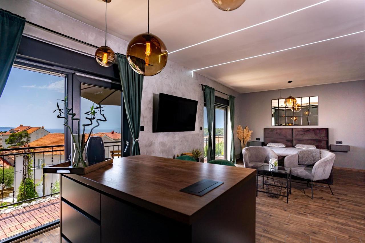 Modern Studio With A Beautiful View Раб Екстериор снимка
