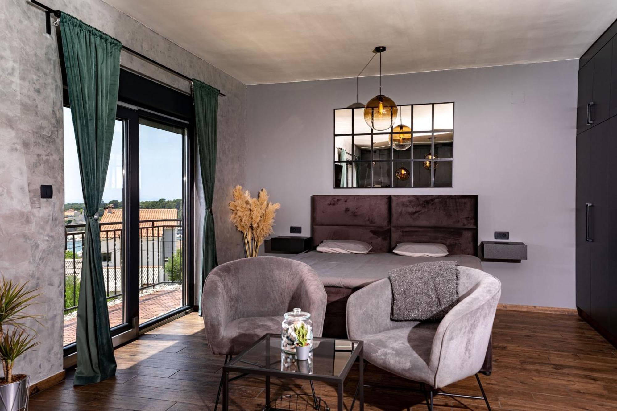 Modern Studio With A Beautiful View Раб Екстериор снимка