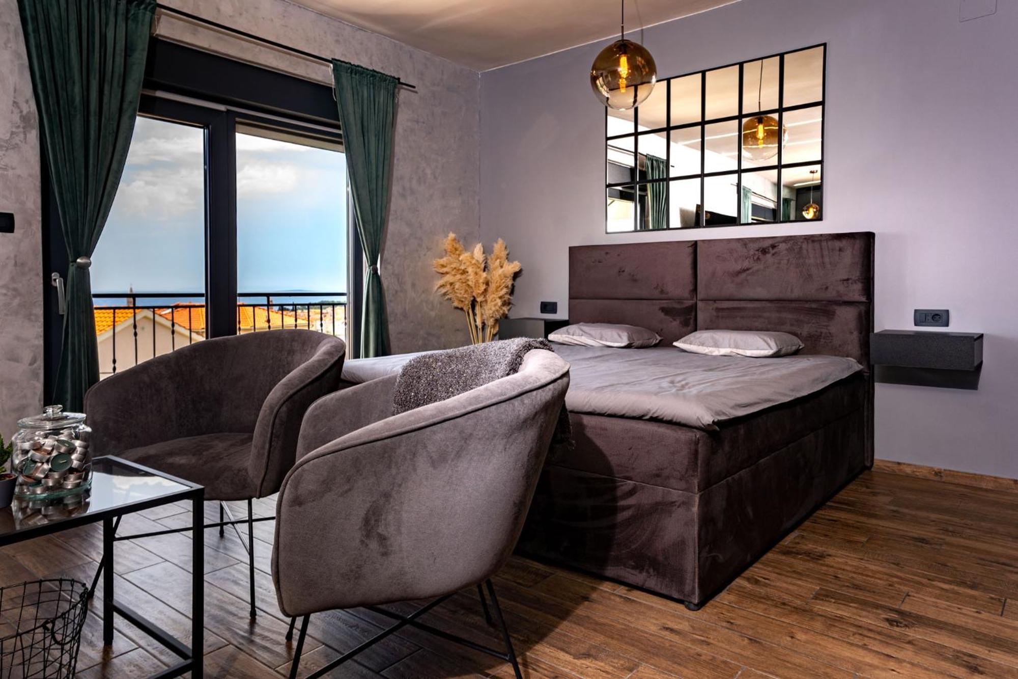 Modern Studio With A Beautiful View Раб Екстериор снимка